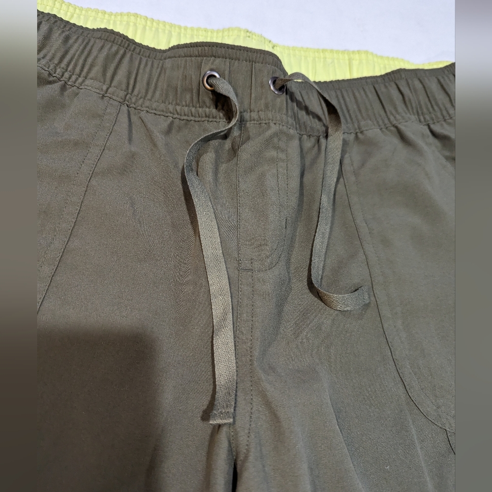 Tek Gear Elements Series Olive Green Activewear Capri Pant Size Large Like New - Picture 7 of 12